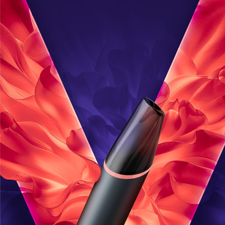 Un vape desechable VEEV now ULTRA sabor Sandía en un fondo rosa del logo VEEV